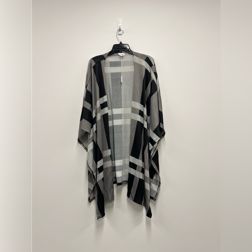 LuLa Roe Black and Grey Plaid Poncho Shawl Wrap    Size: Small/Medium